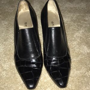Black dress shoes